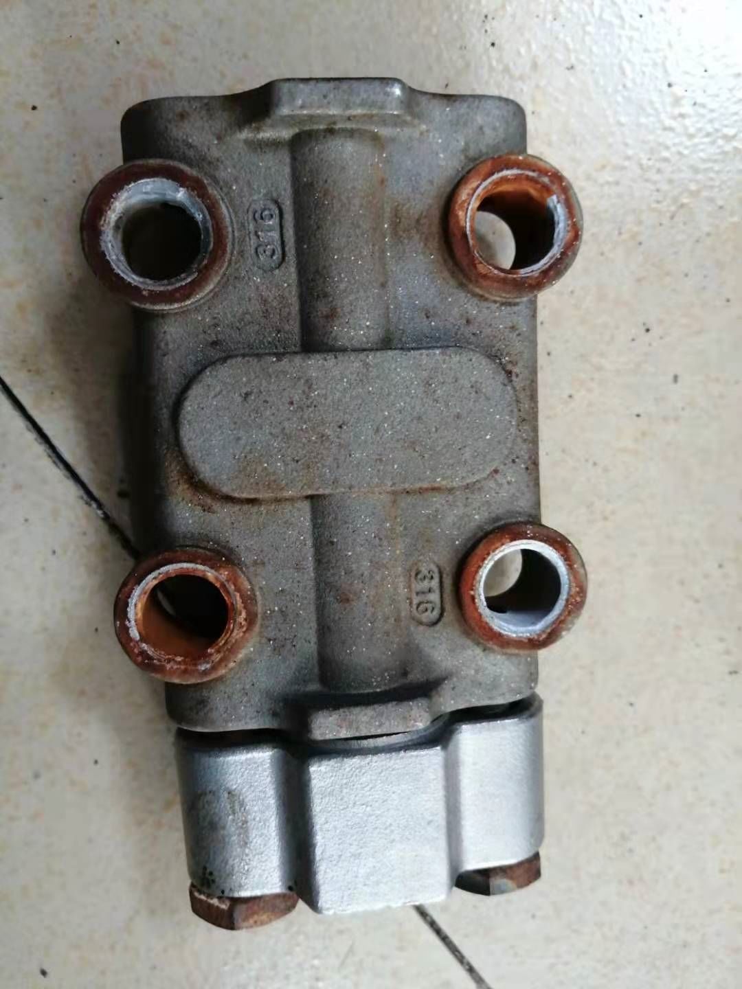 電容差壓午夜免费三级片拆卸查看內部結構