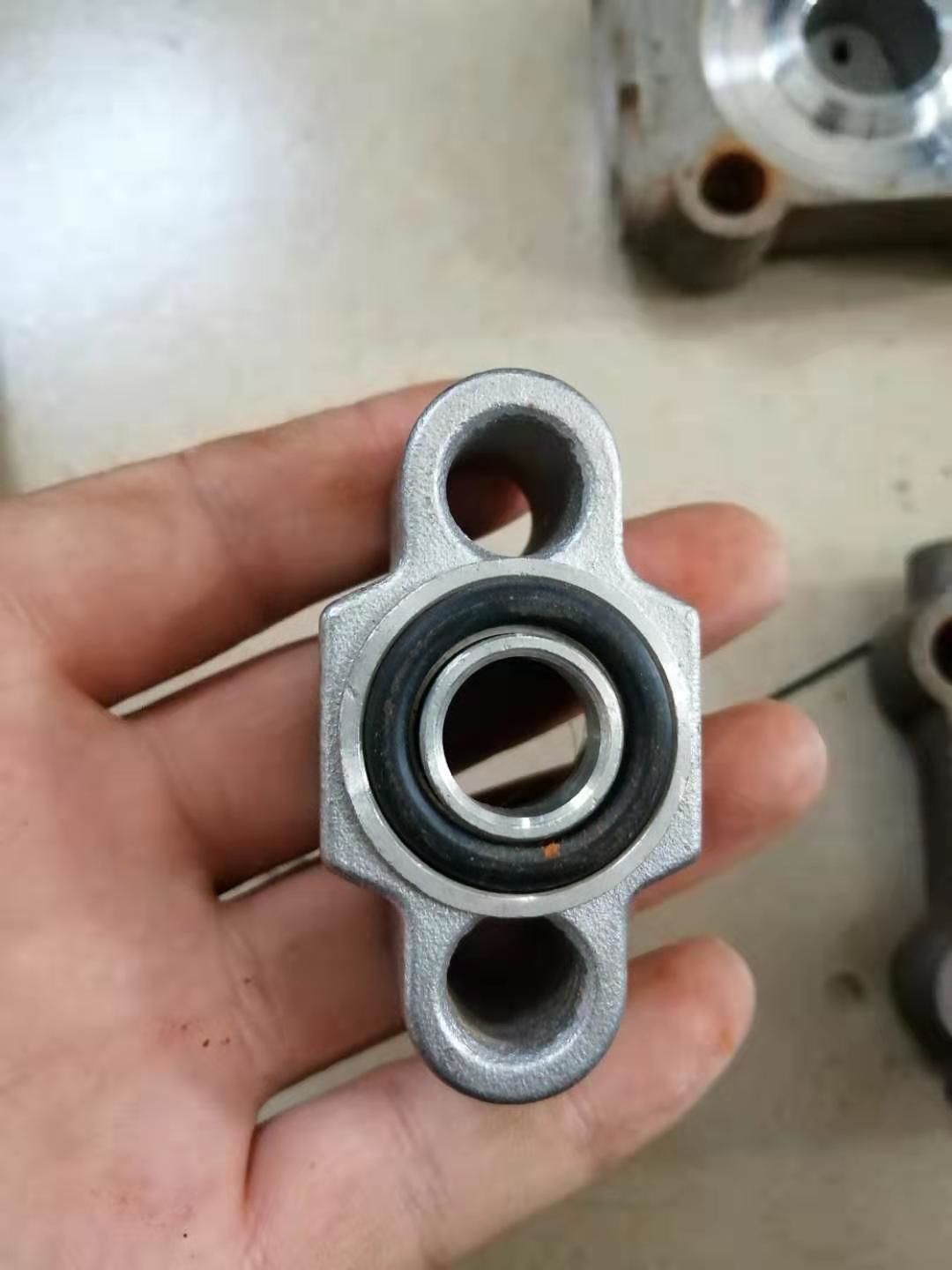 電容差壓午夜免费三级片拆卸查看內部結構