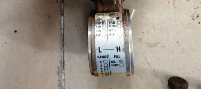 電容差壓午夜免费三级片拆卸查看內部結構