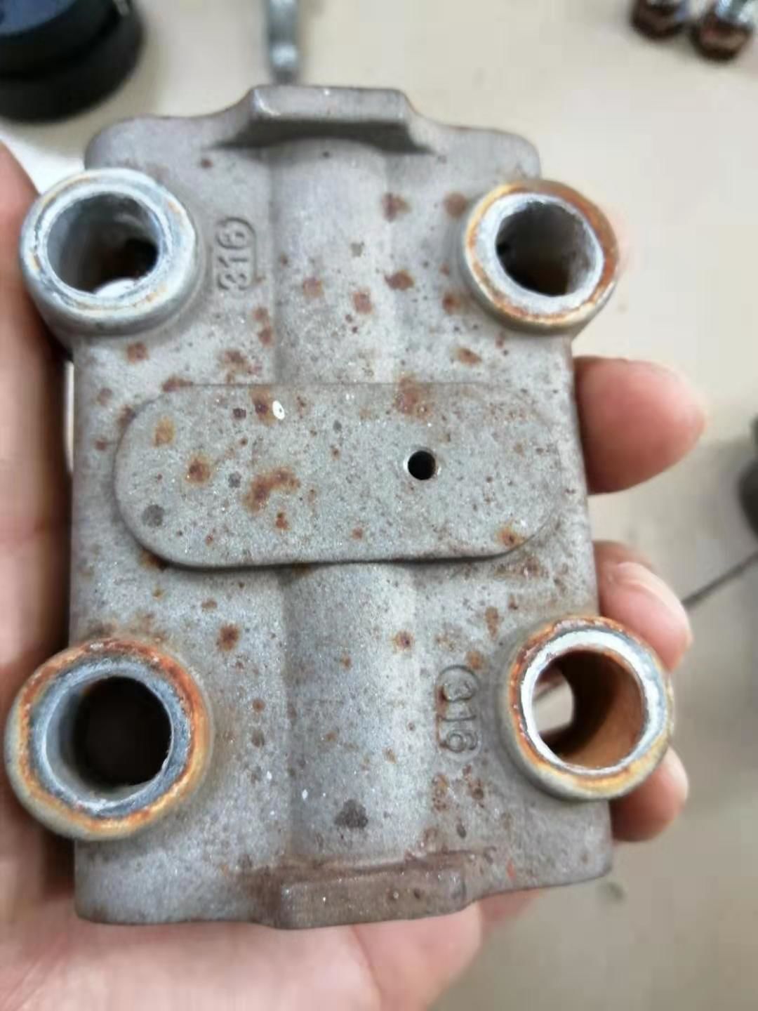 電容差壓午夜免费三级片拆卸查看內部結構